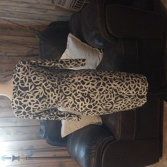 Gray and white Ralph Lauren 3/4 sleeve v-neck dress, size 4 - Picture 4 of 10